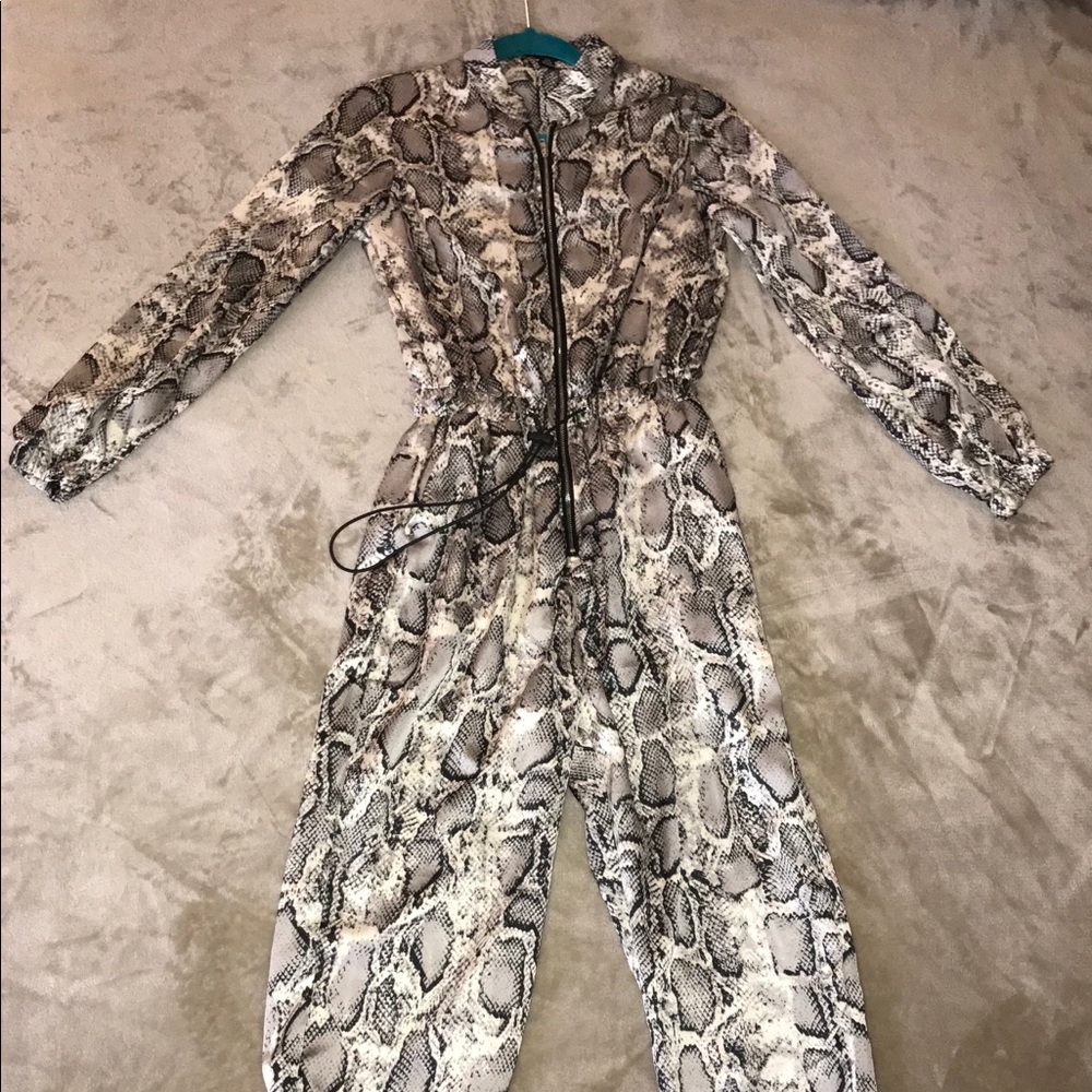 No longer want this item I’ve never worn it.
